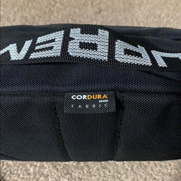 Supreme Ss18 Black Fanny pack SOLD!! SOLD!! - Picture 4 of 8